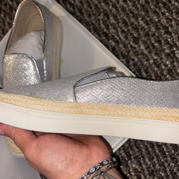 Womans  Lili Collection slip-on sneakers size 8 NIB - Picture 9 of 10